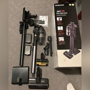 Samsung Jet 95 Pet Ultimate Cordless Vacuum in Black and Gray
